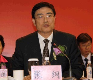 國(guó)家質(zhì)檢總局總工程師張剛主持22日下午的論壇開(kāi)幕式